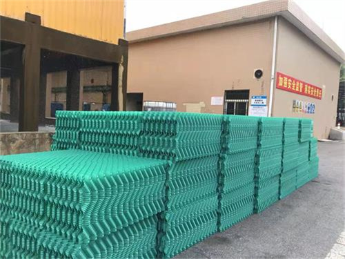 封閉式冷卻塔在低溫地區(qū)使用需考慮的幾個(gè)防凍因素(如何增加冷卻塔的冷卻效果)